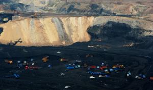 南疆最大露天煤礦在拜城縣建成投產