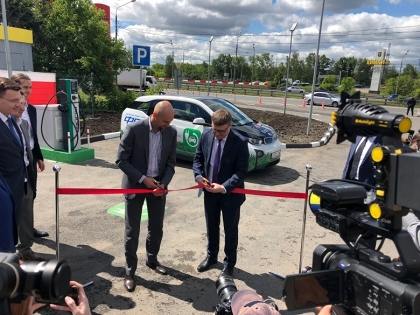 Alexey Teksler參加了莫斯科地區第一個電動汽車快速充電站的開幕儀式