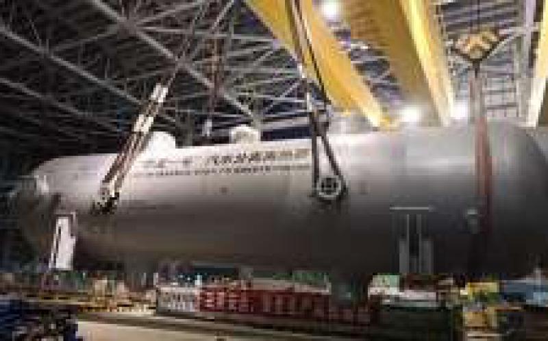 “華龍一號(hào)”福清核電首臺(tái)汽水分離再熱器吊裝就位順利完成