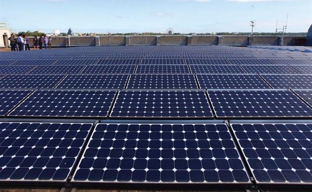 越南太陽能總?cè)萘拷咏?000兆瓦