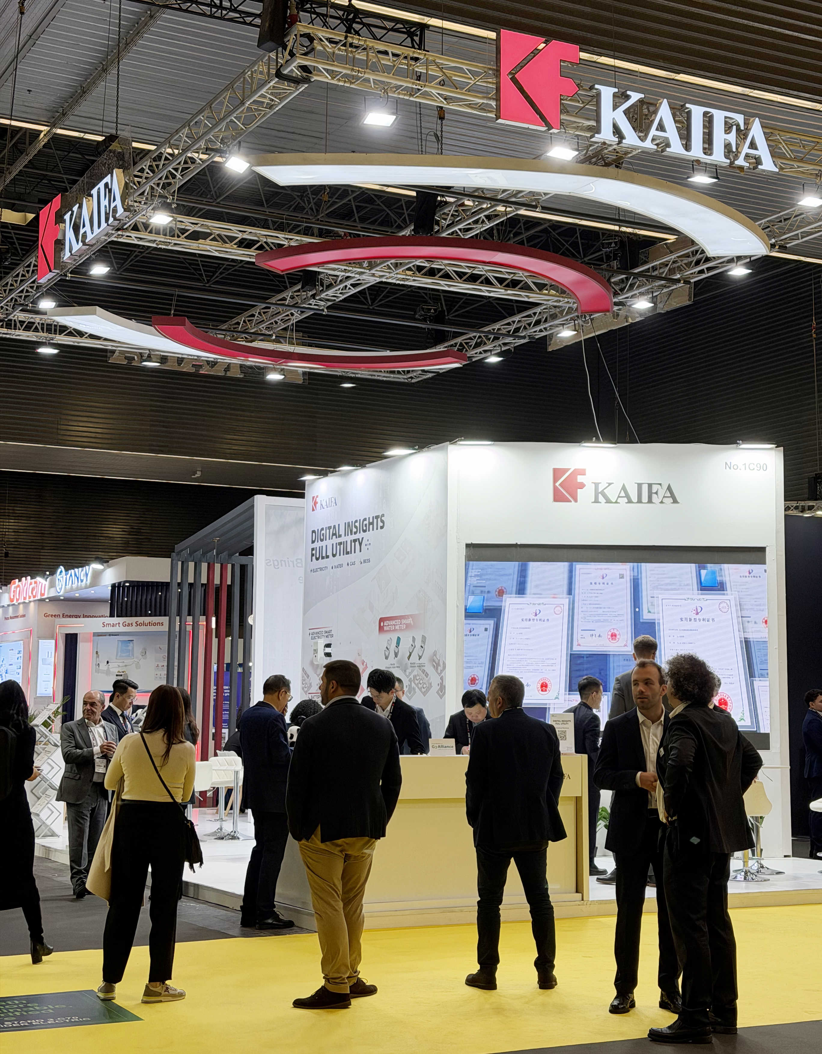 開發(fā)科技攜電、水、氣、新能源綜合解決方案閃耀2025歐洲能源展