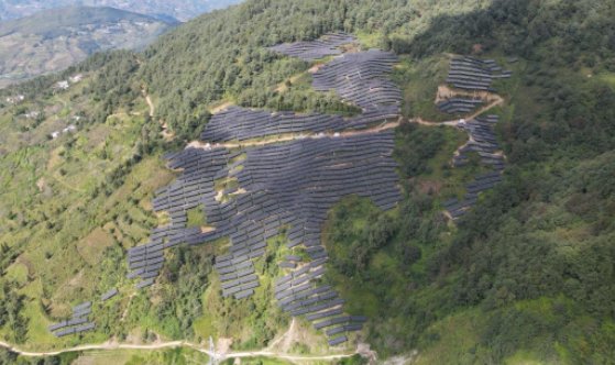 云南鳳慶雪山鎮(zhèn)茶光互補光伏項目并網(wǎng)投運