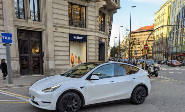 特斯拉Model Y與Model 3在歐洲市場呈現(xiàn)差異化銷售趨勢